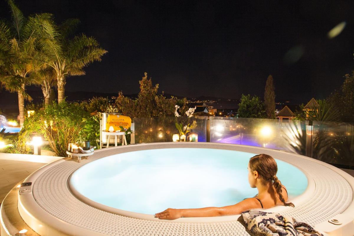 Clientes alojados en Augusta Eco Wellness Resort 4 Superior