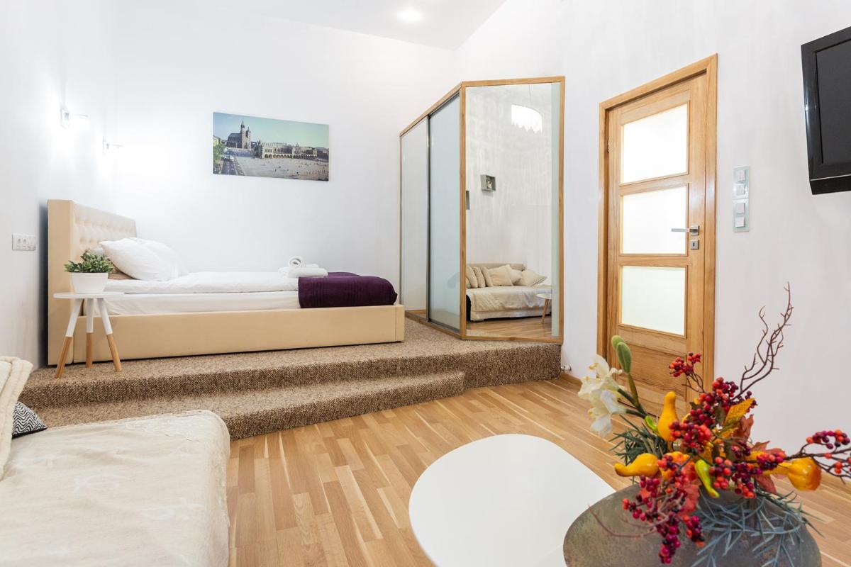 XXL Apartment Old Town 24 h - check in, Wi-Fi - Housity