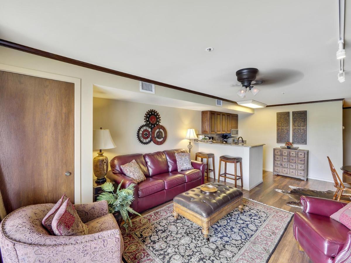 240 Edgewater Inn - Housity