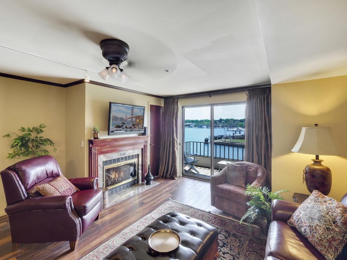 240 Edgewater Inn - Housity