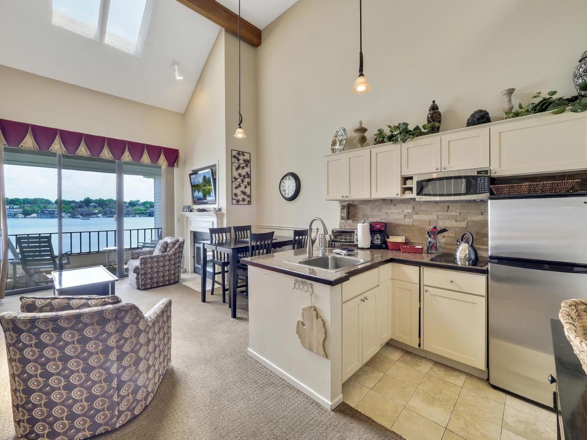 343 Edgewater Inn - Housity