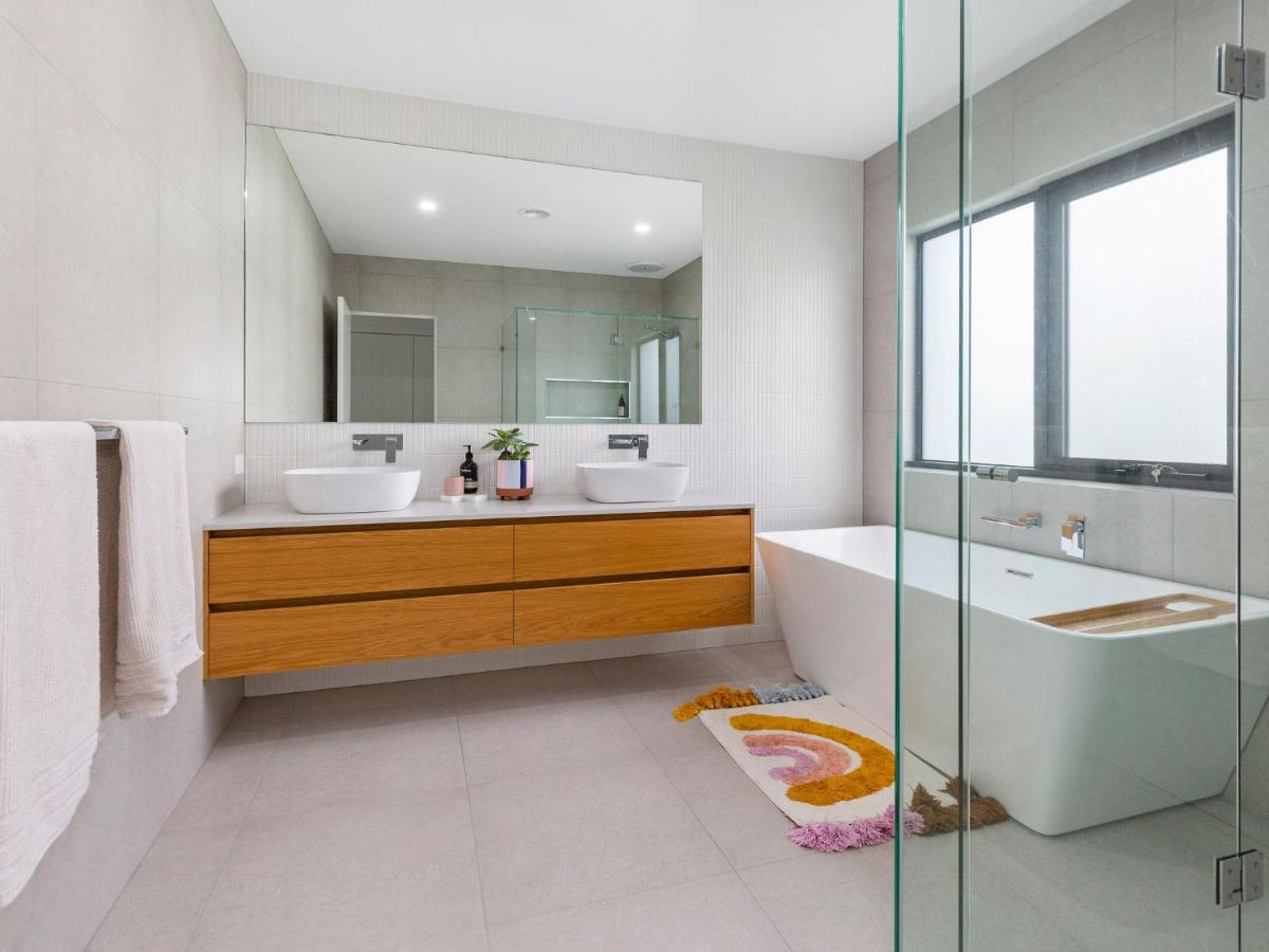 LAGUNA VILLA Mornington - Housity