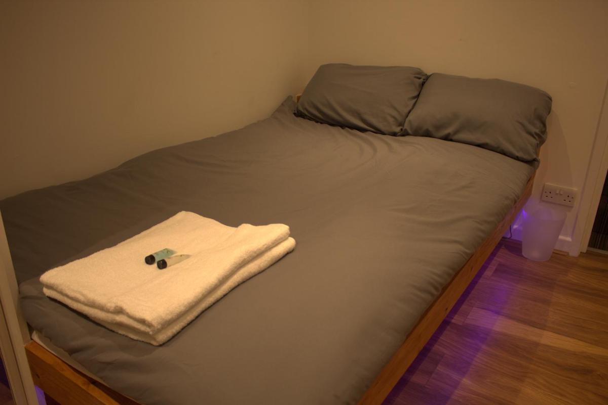 Central Serviced Apartments - Two Bedroom Apartment - Housity