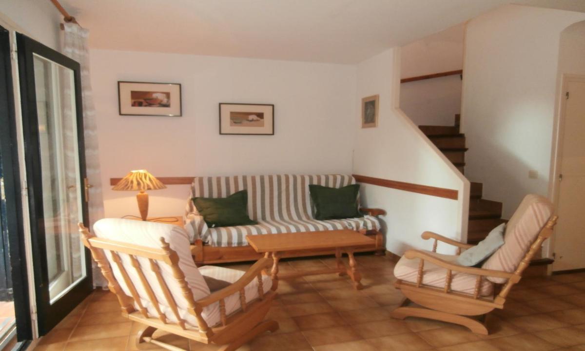 House - 3 Bedrooms with Pool - 04679 - Housity