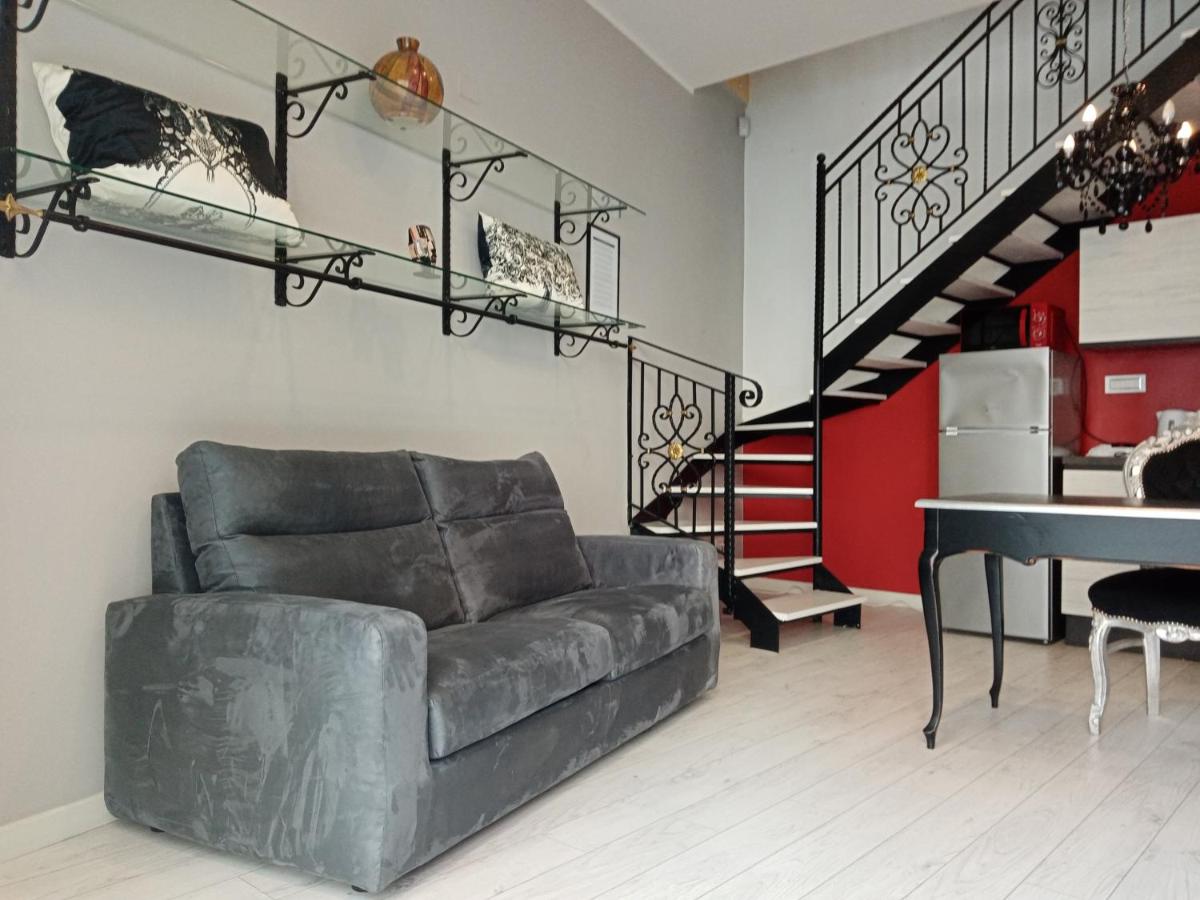 Einaudi 56 Guest House - Housity