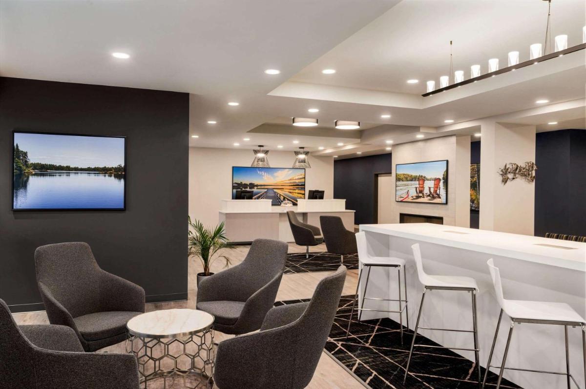 Microtel Inn & Suites by Wyndham Aurora - Housity