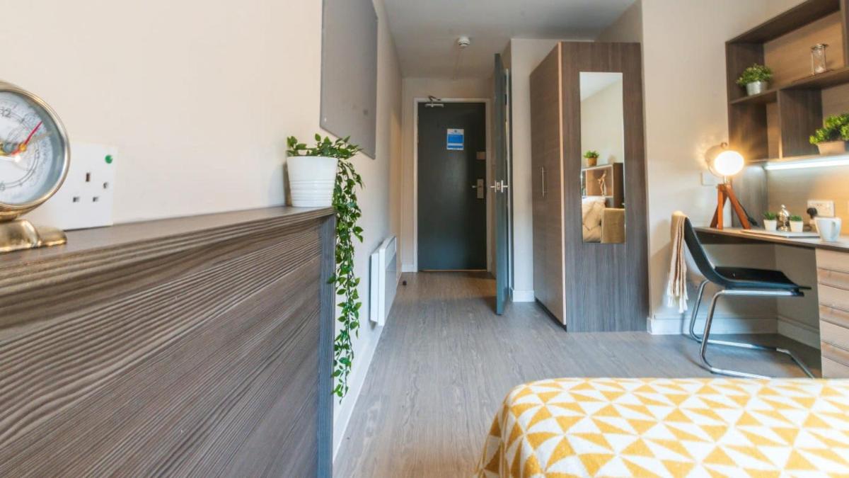 Homely Private Bedrooms at Oxford Court in Manchester - Housity