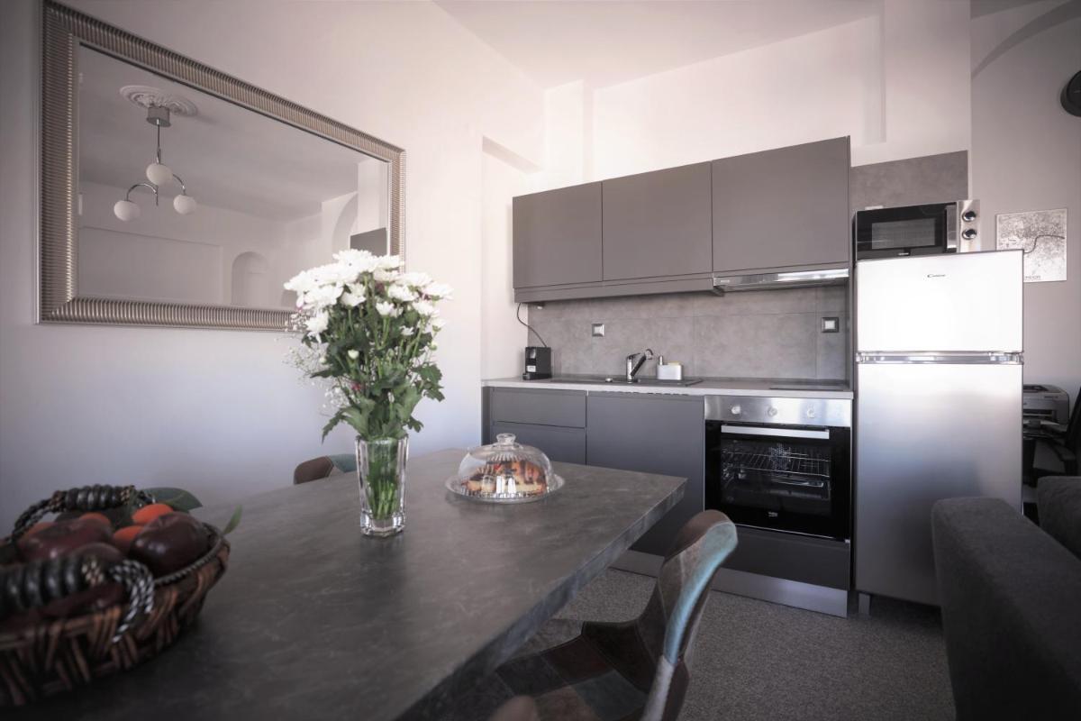 Modern 2 Bedroom Apartment Next to Metro - Marousi - Housity