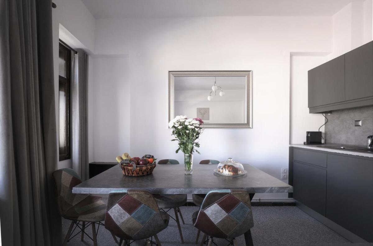 Modern 2 Bedroom Apartment Next to Metro - Marousi - Housity
