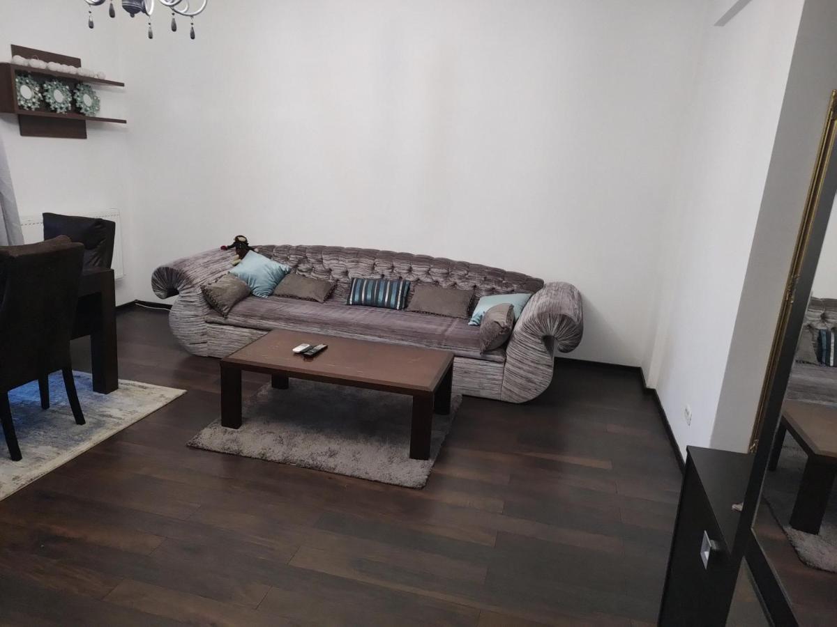 The Unique Apartment - Housity