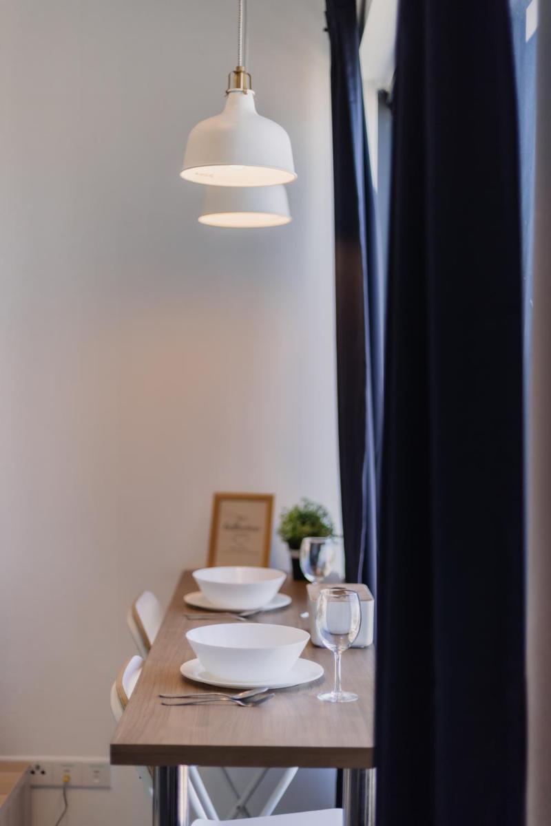 MUJI B&W Studio - Seaview at 218 Tropicana NEAR Komtar Food Heaven with Netflix & TV Box - Housity