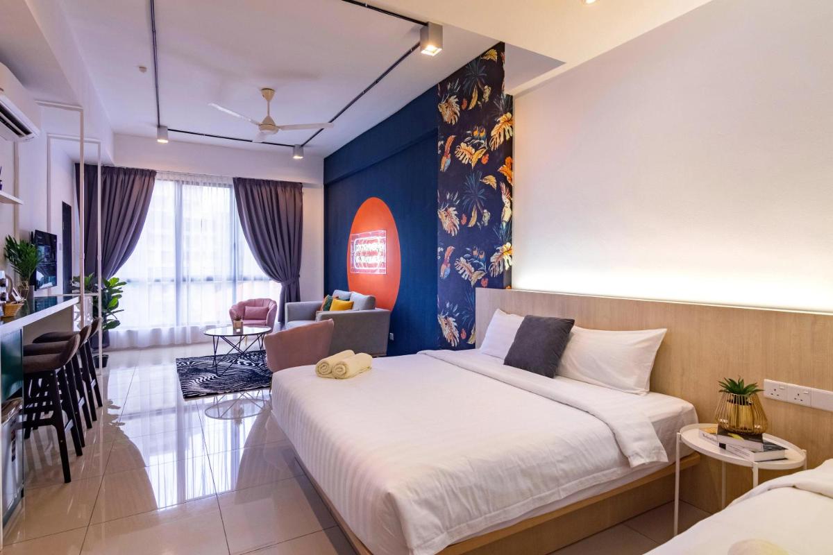 Scott Signature Suites by ALV - Housity