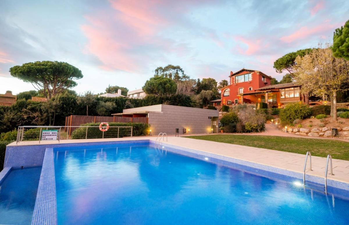 Piscina en o cerca de Mas Ses Vinyes - Adults Only