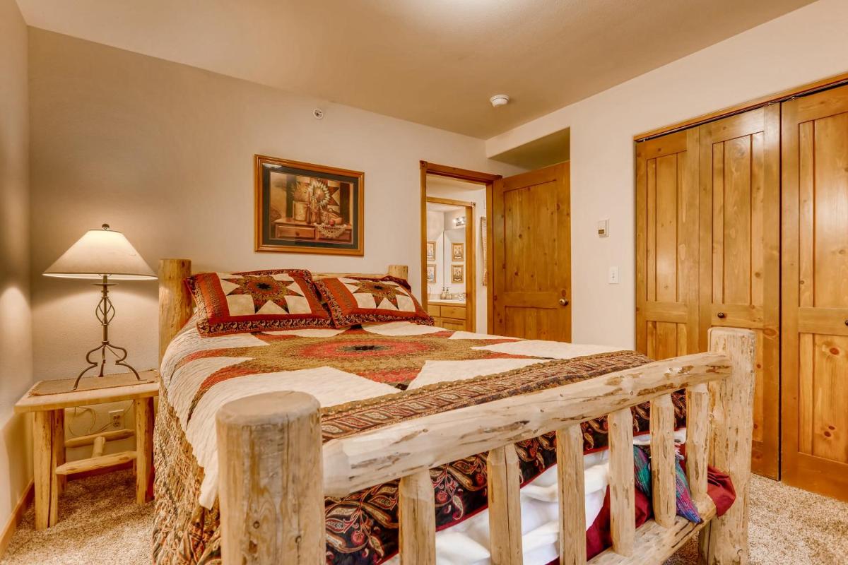 Los Pinos - Luxury Breckenridge SkiCondo - Housity