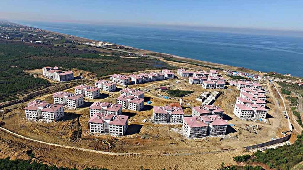 Apartment at the Black Sea - Housity