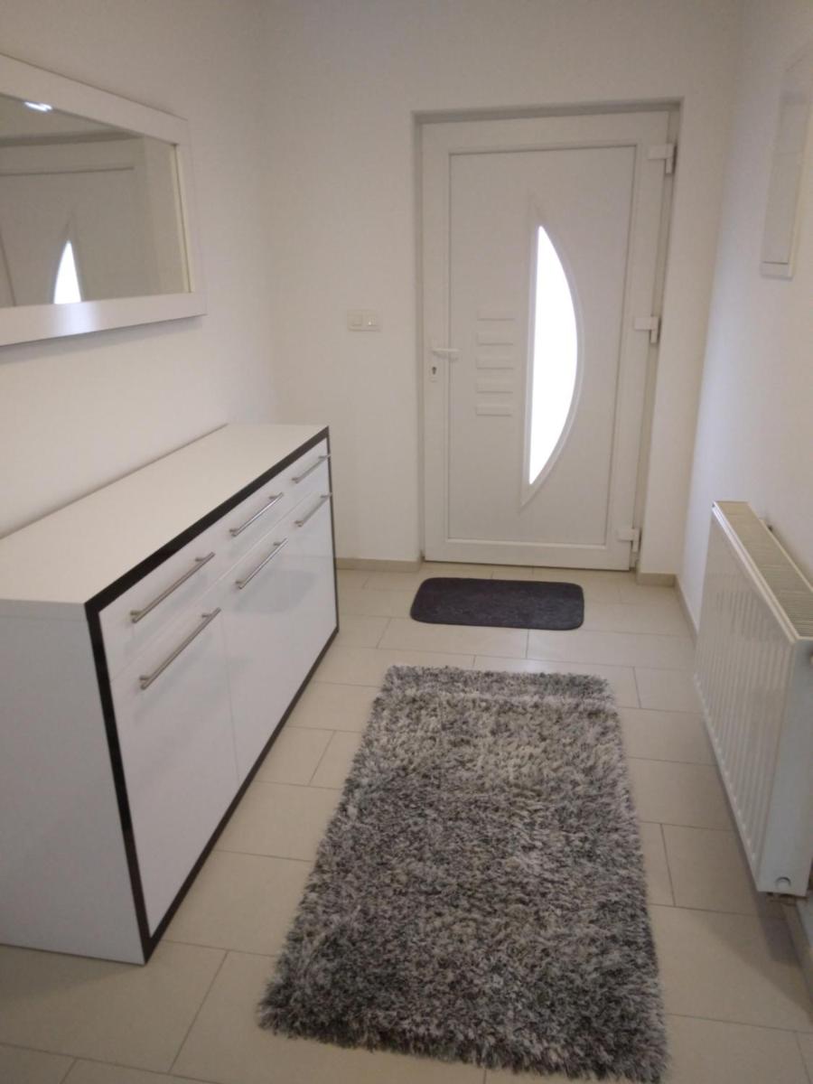 Apartmani Đerek - Housity
