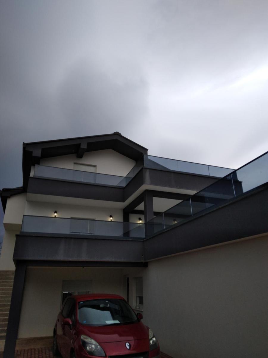 Apartmani Đerek - Housity