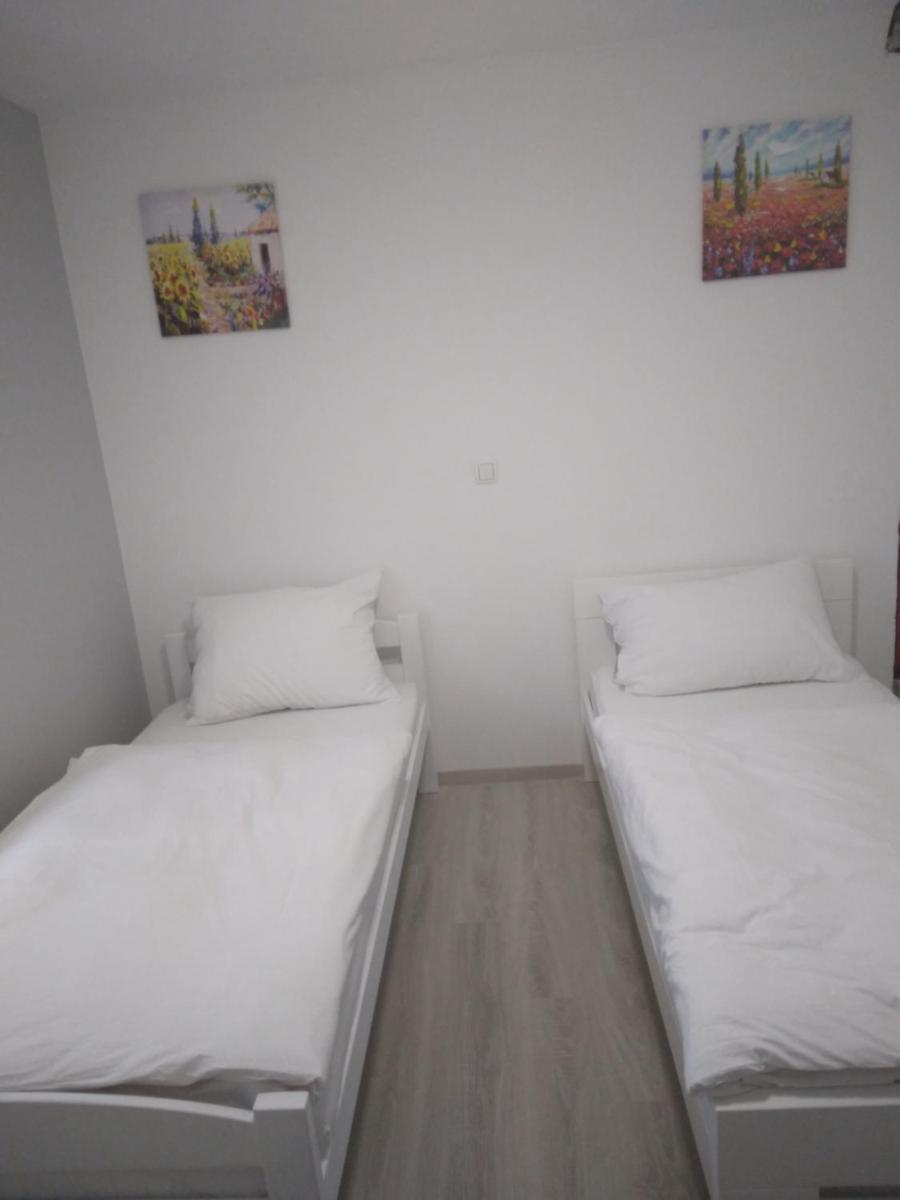 Apartmani Đerek - Housity
