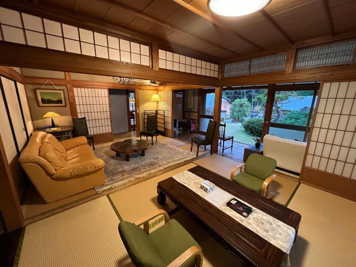 1st floor 6 tatami floor × 2 + wide edge - Housity