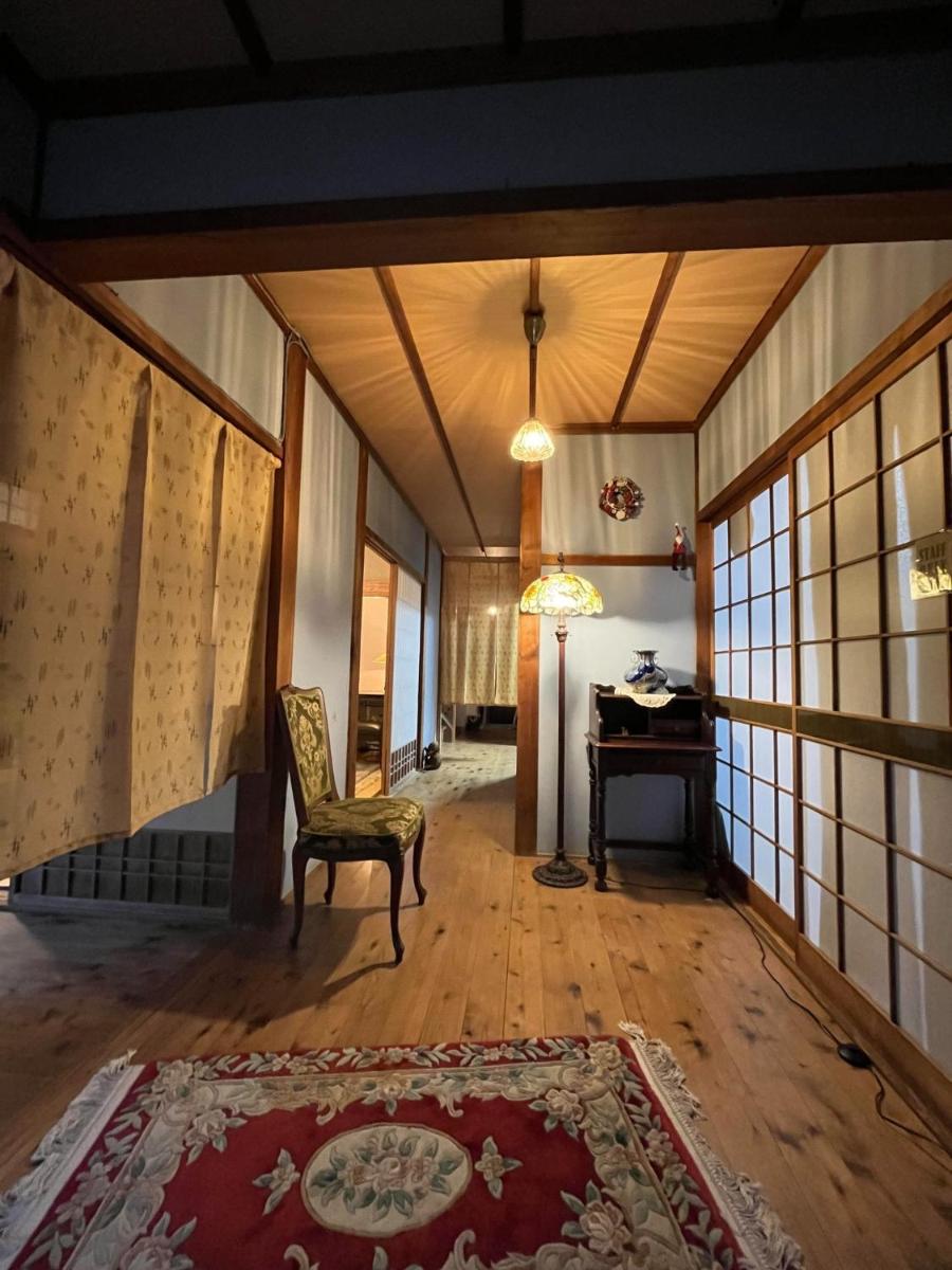 1st floor 6 tatami floor × 2 + wide edge - Housity