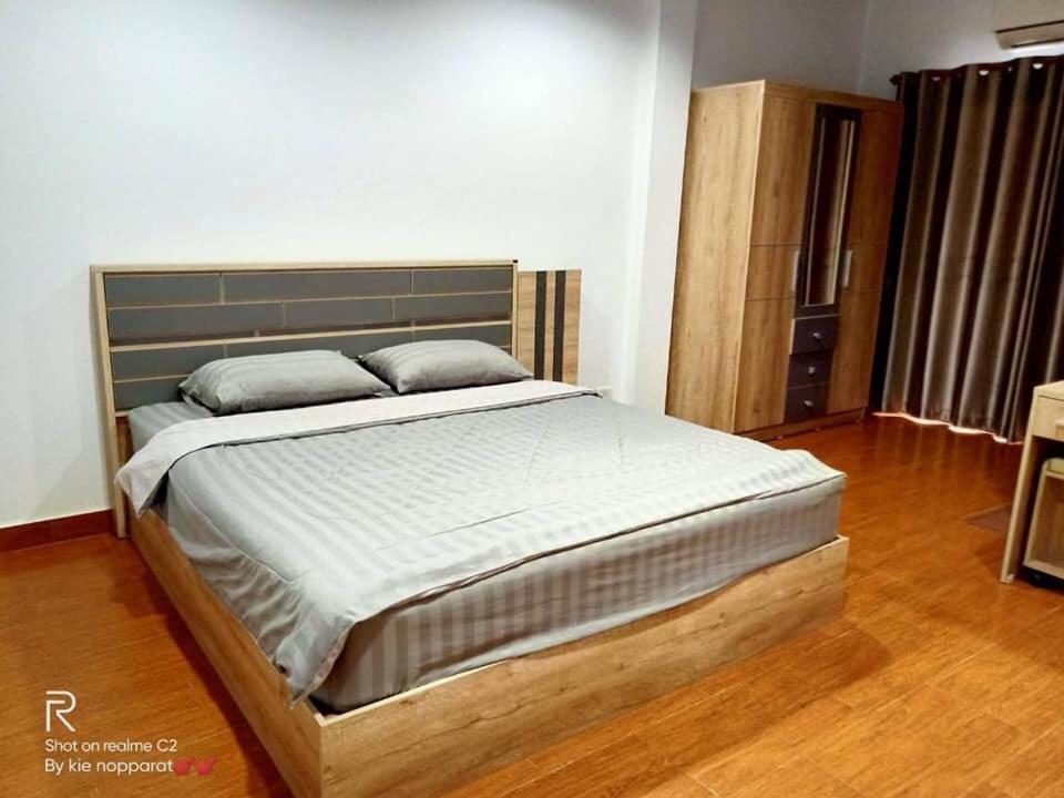 Rabbit Hotel - Housity