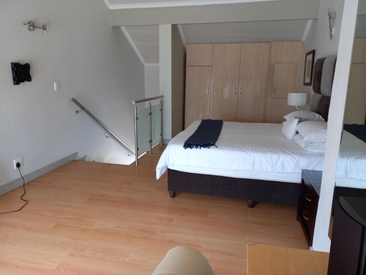 Mount Royal 16 - Large 1 bed - Housity