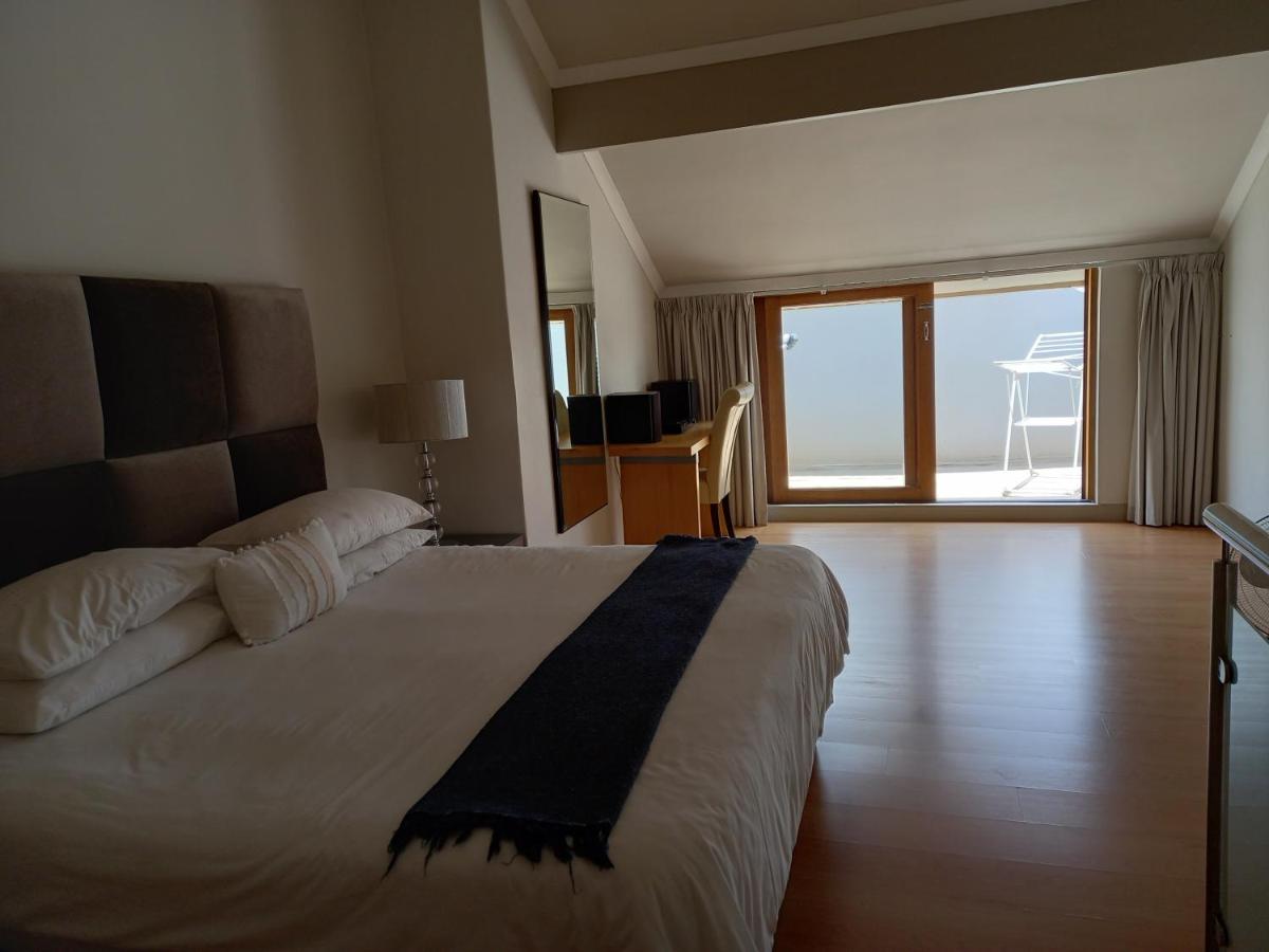 Mount Royal 16 - Large 1 bed - Housity