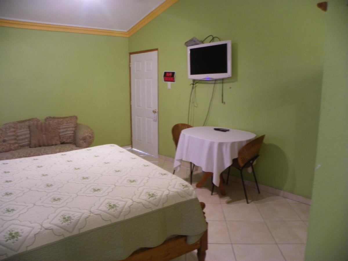 Pavillon Des Receptions & Hotel - Housity