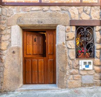 Casa rural Sierra De Bejar Peñacaballera Via Plata - Housity