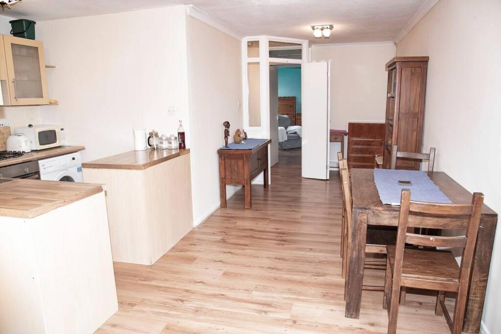 Spacious 1bed flat in Cambridge near Chesterton - Housity
