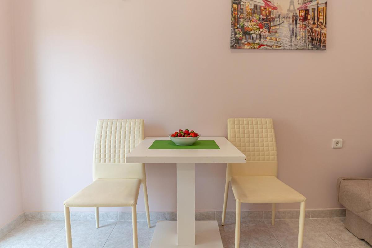 Apartments Vjera Petrovac - Housity