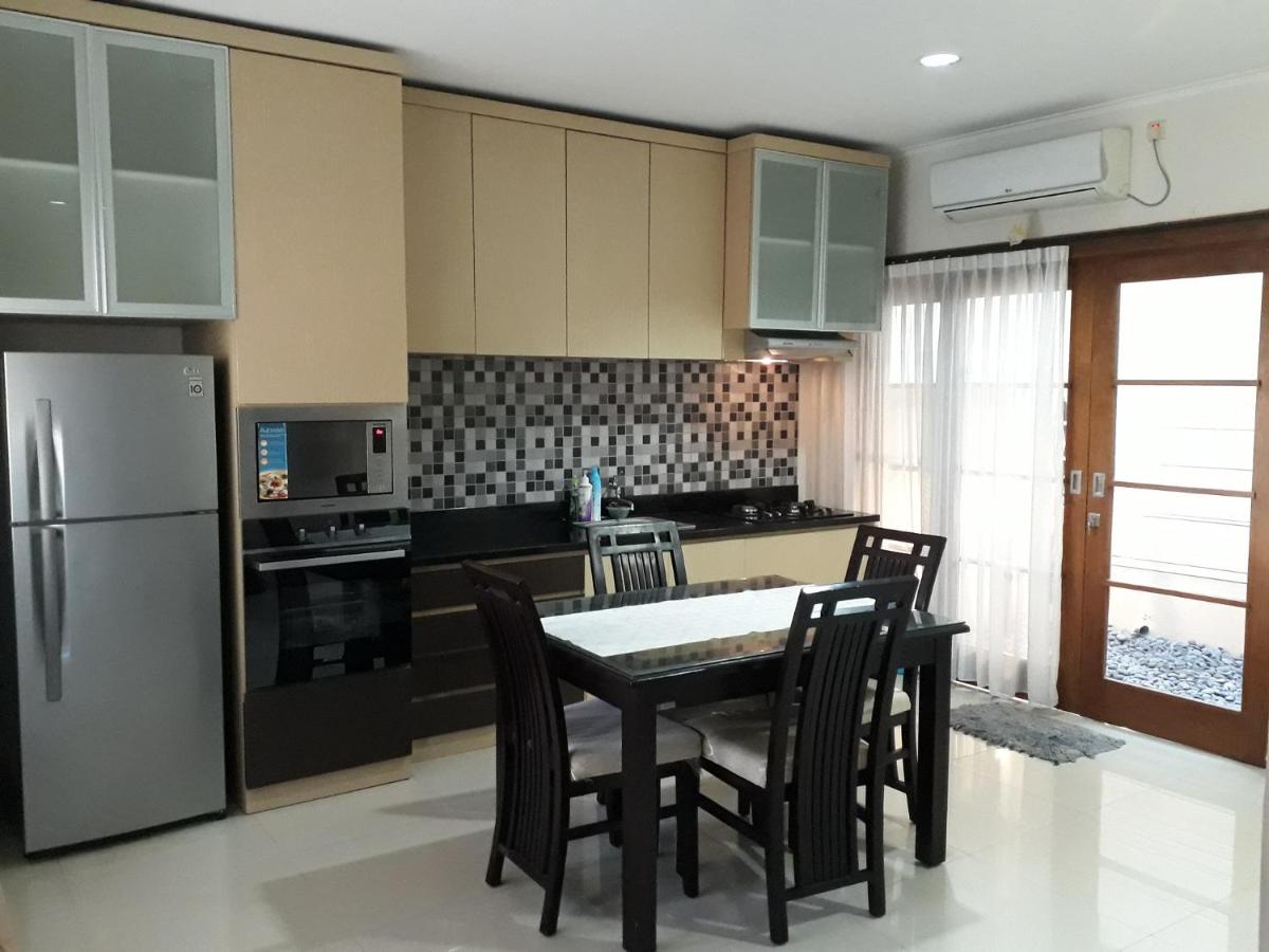 Kirana Guest House - Housity
