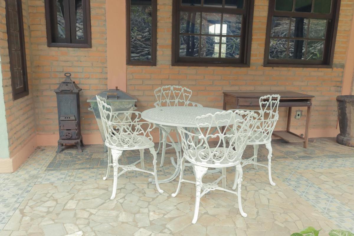 Em tiradentes, Minas Gerais, CASA TÍPICA E ESPAÇOSA EM TERRENO ARBORIZADO - Housity