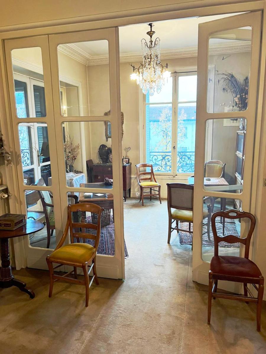 beautiful flat in the center of Paris 6 th district - Housity