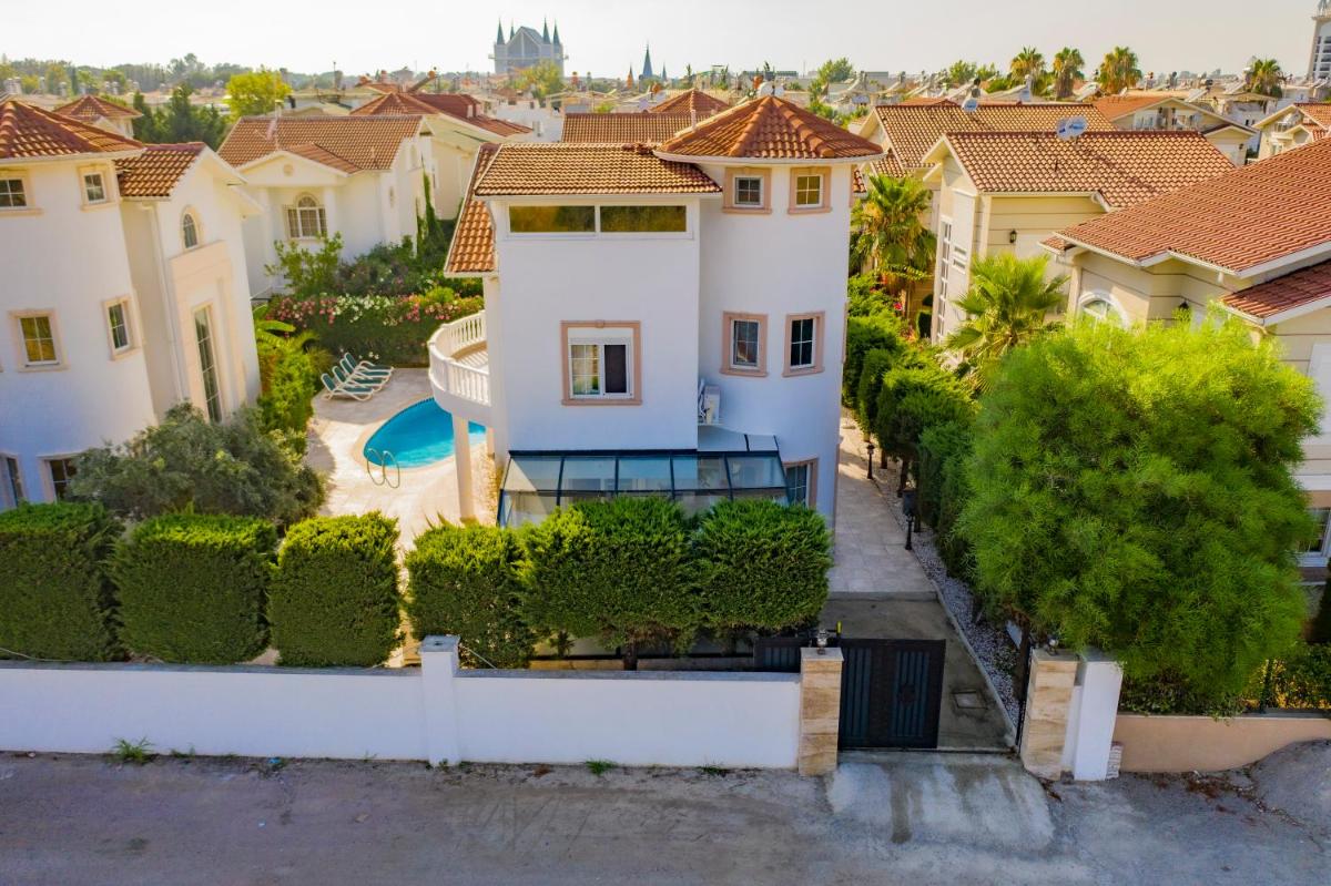 BELEK PRIVATE VILLA WITH POOL NEAR THE beach - Housity