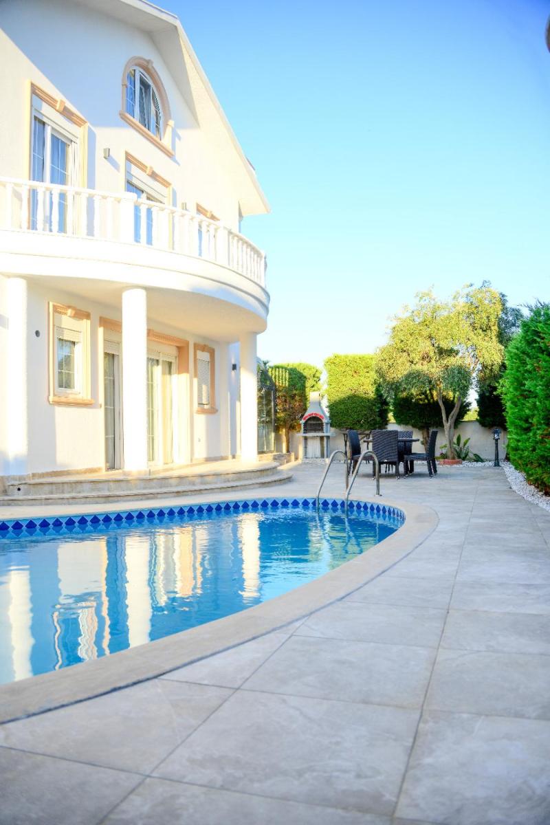 BELEK PRIVATE VILLA WITH POOL NEAR THE beach - Housity