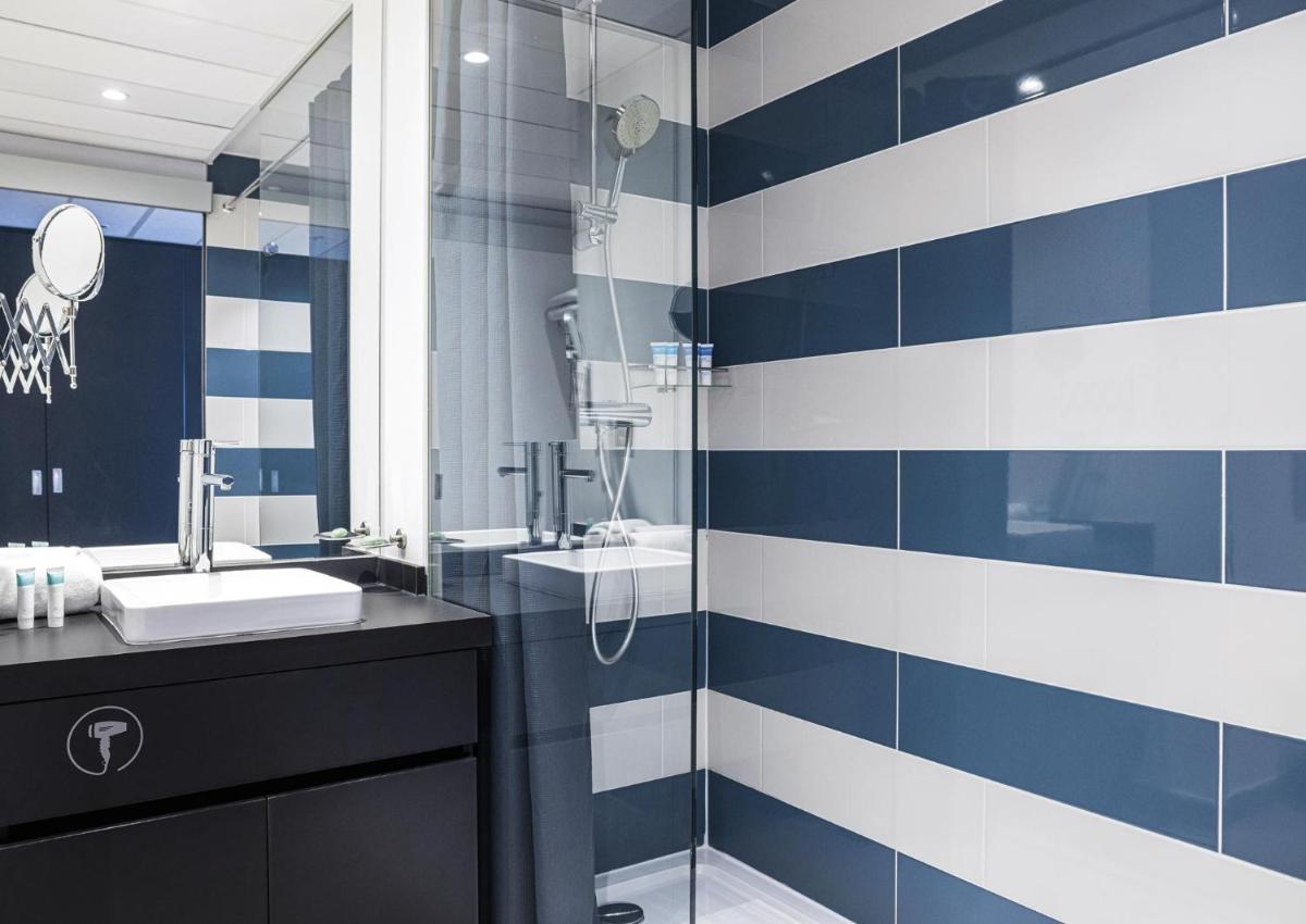 Salle de bains dans l'établissement Hôtel Serge Blanco - Relais Thalasso & Spa