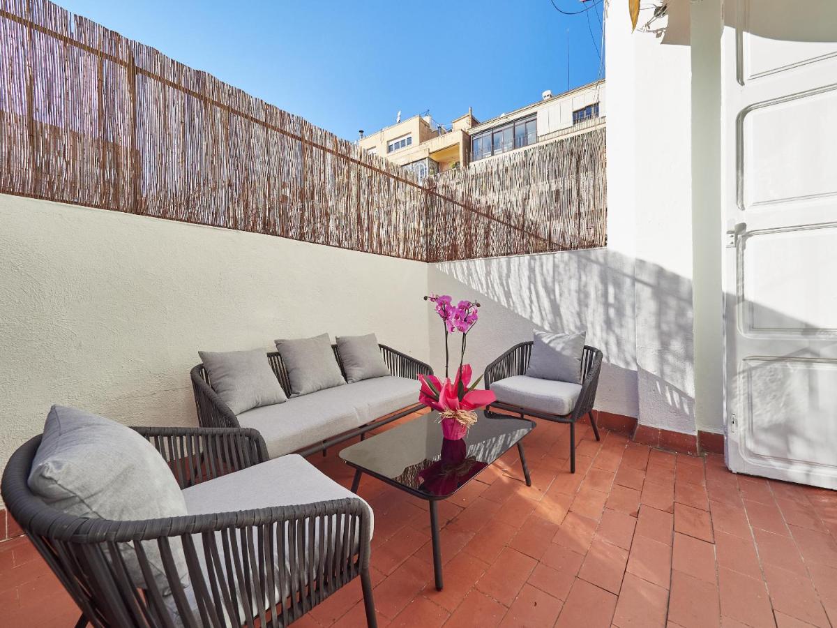 BarcelonaForRent The Living Terrace - Housity