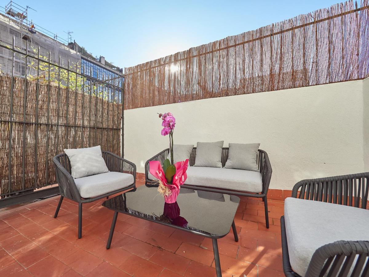 BarcelonaForRent The Living Terrace - Housity