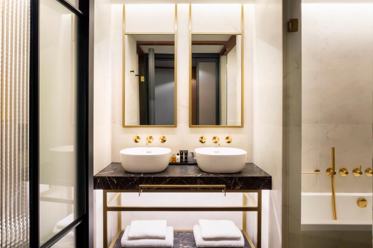 Un baño de Radisson Collection Bilbao