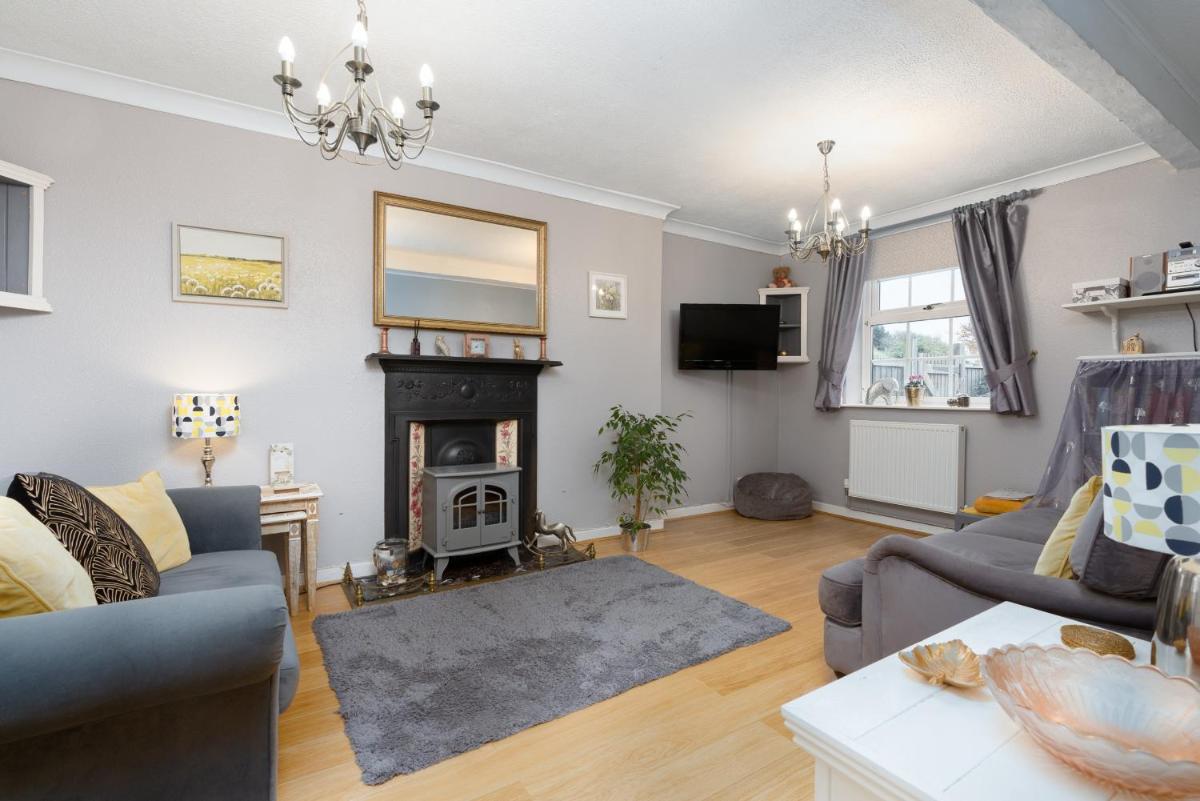 Finest Retreats - Poppy Cottage - Housity