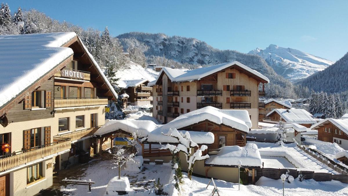 Vue générale sur la montagne ou vue sur la montagne depuis l'hôtel