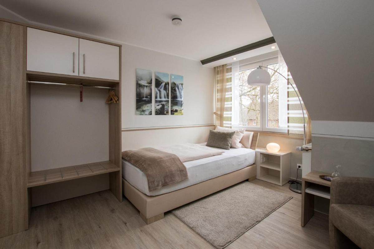 Landhotel Zum Hasen Hein - Housity
