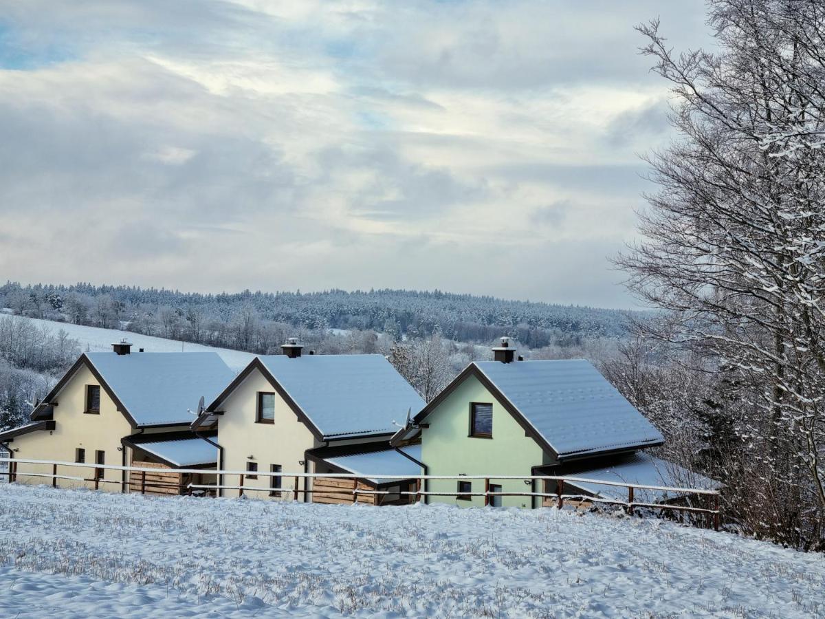Domki w Nowicy - Housity