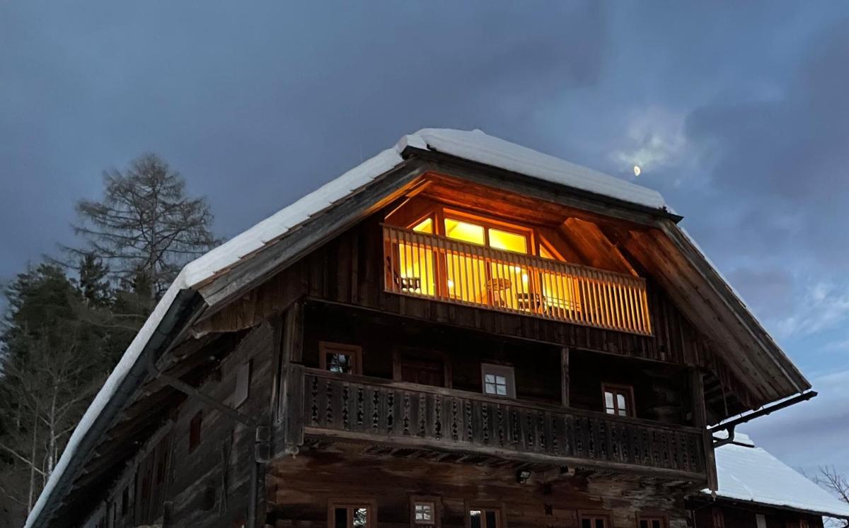 Charmante Gästewohnung in altem Bauernhaus in alpiner Alleinlage - Housity