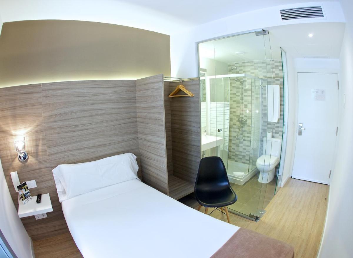 Hotel BESTPRICE Diagonal - Housity