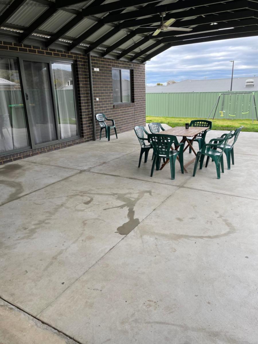 Breakaway new 4br house 5 mins to albury city - Housity