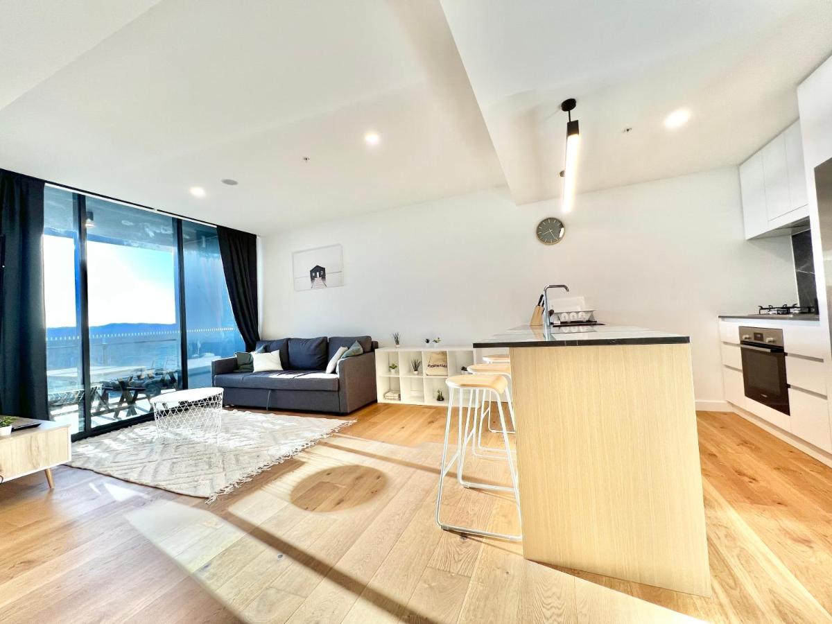 Suitetrails - 2 Bedroom Cozy Apartment, Brisbane1Towers, South Brisbane