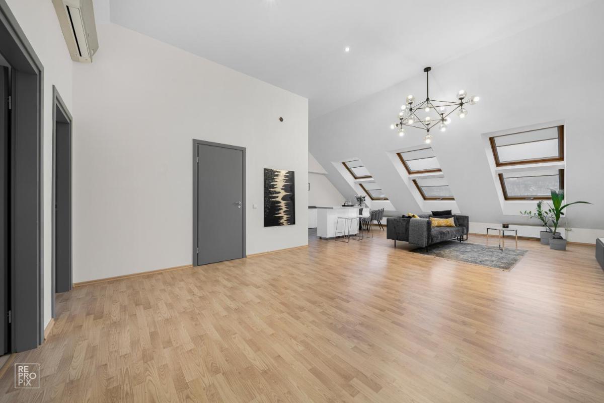 Kaunas Old Town apartment with underground parking - Housity