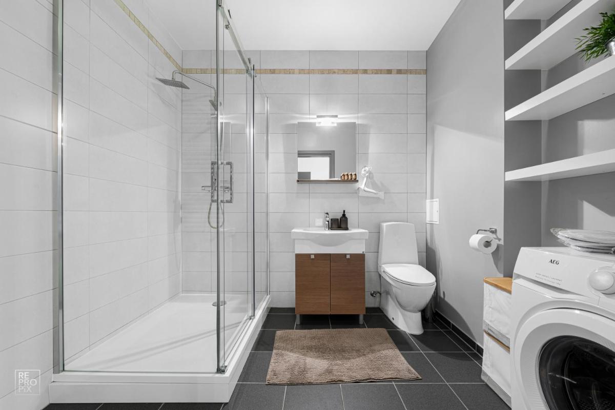 Suitetrails - Kaunas Old Town apartment with underground parking